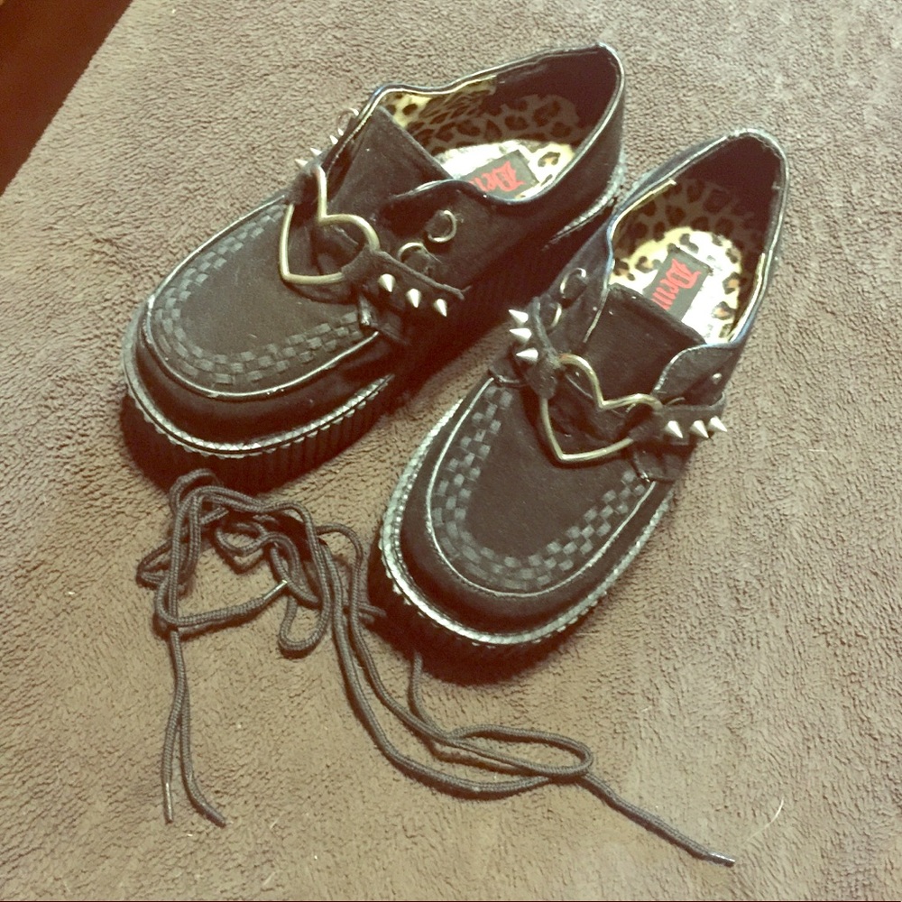 Demonia platform heart creepers